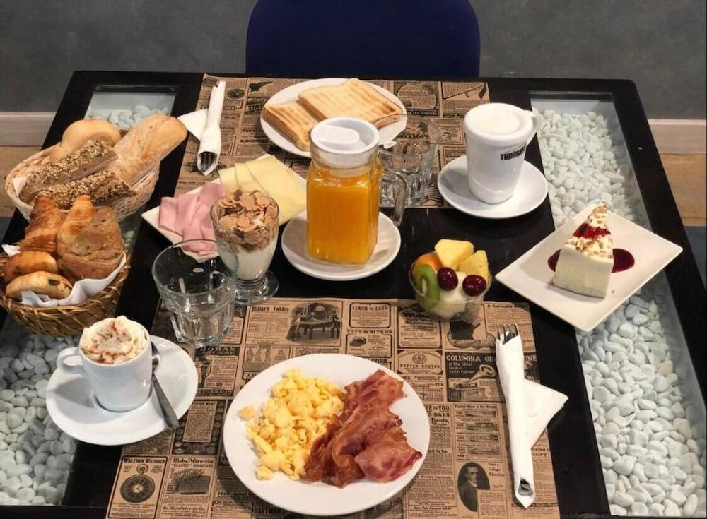 Hotel H Granollers Eksteriør bilde